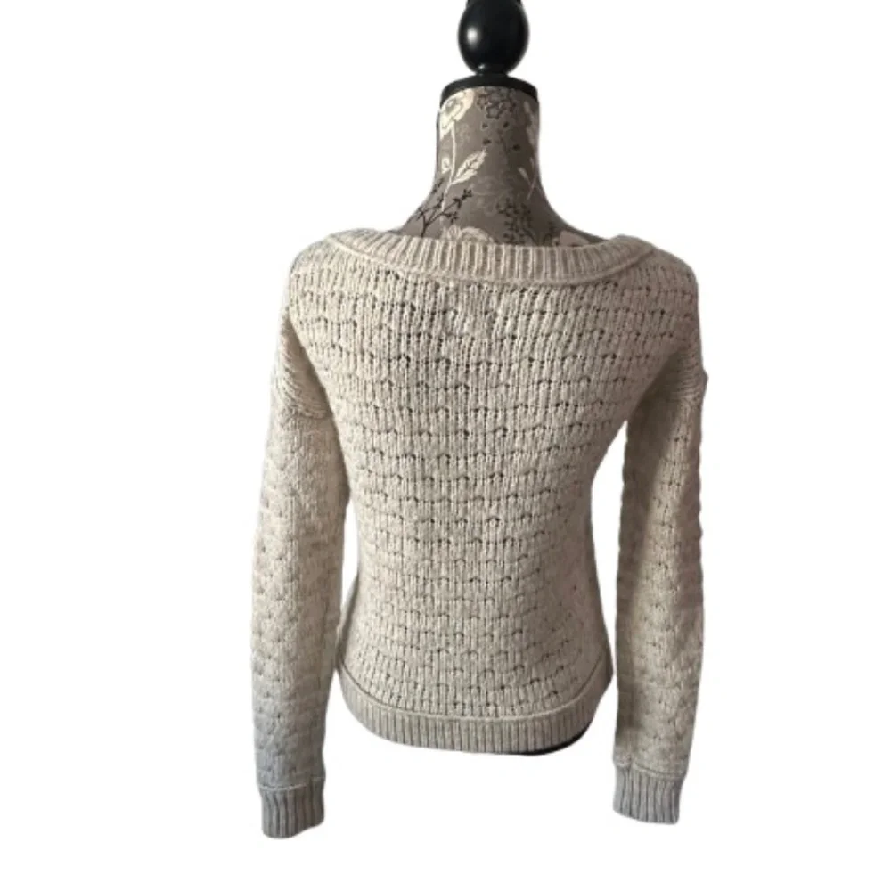American Eagle Outfitters Women's M Creamy Sleeved Scooped Neck Knit Sweater Top - Picture 3 of 15